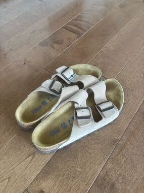 Birkenstock Arizona soft footbed narrow fit Suede Sandals latte